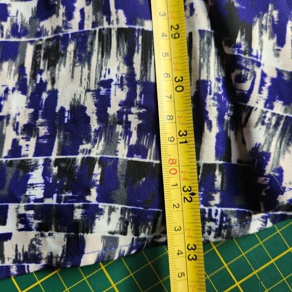 Women's Dress Size XS Long Sleeve V-Neck Faux Wrap Lined Dress - Picture 11 of 12